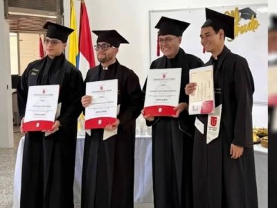 Nace la primera generación de físicos de la Universidad del Tolima