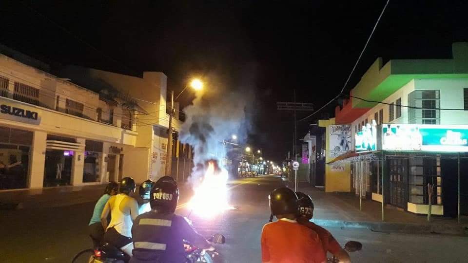 Espinal también fue atacado por bandidos, robaron varios locales