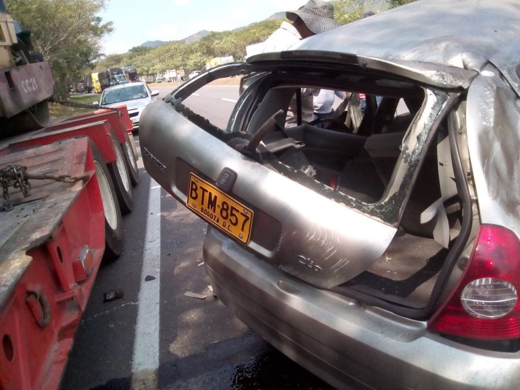 Mujer fallece al perder control de su carro en carreteras del Tolima