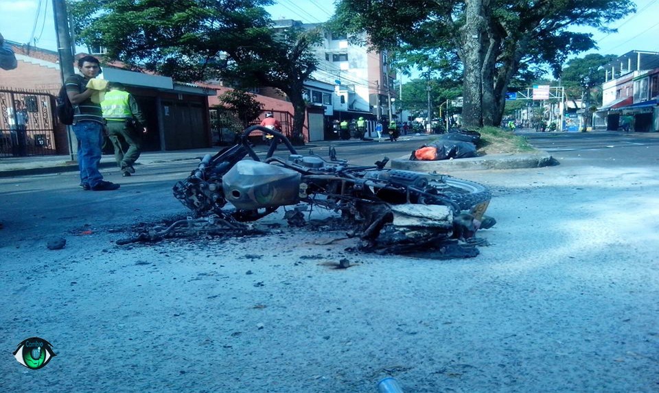 Choque brutal entre estudiantes de la UT y la Policía a plena luz del día