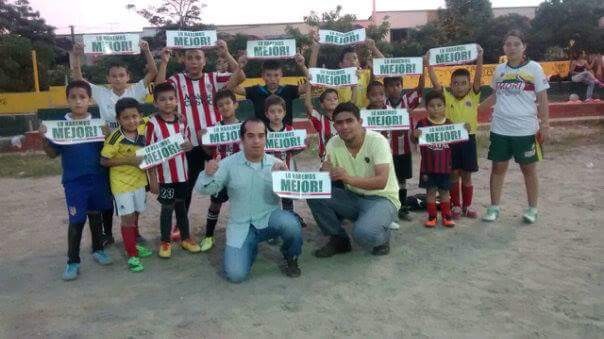 Cae en desgracia político del Tolima por utilizar niños para promocionar su campaña