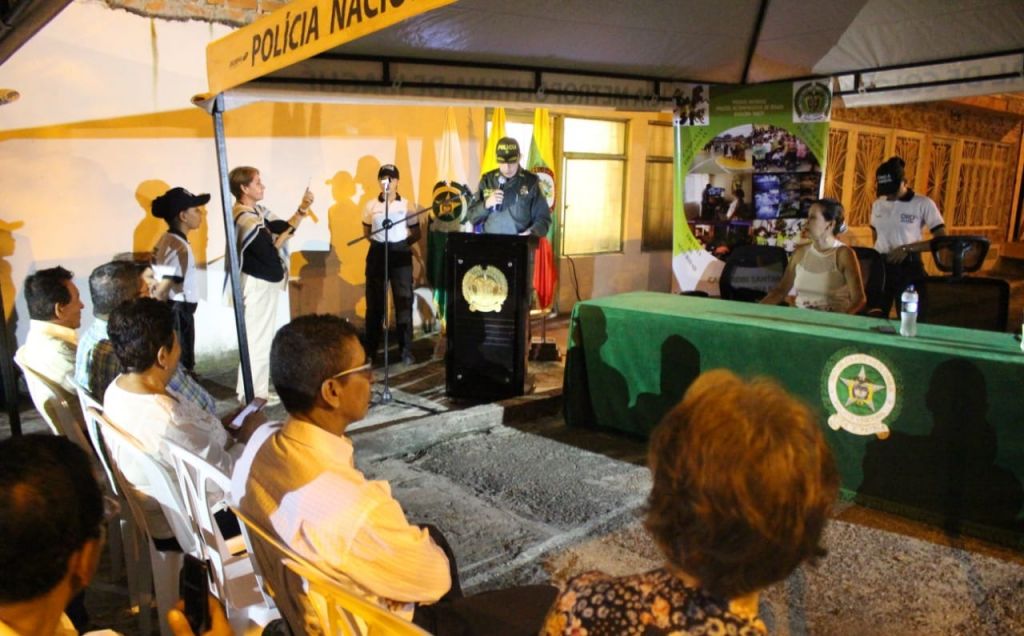 Policía vigilará al barrio el topacio con nuevas camaras de seguridad