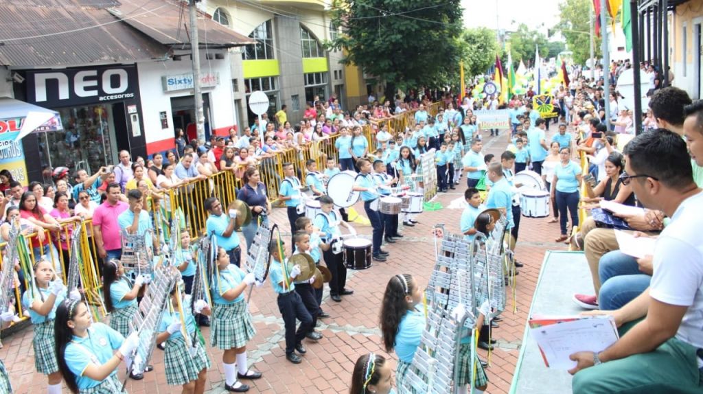 Segundo concurso municipal de bandas marciales en El Espinal