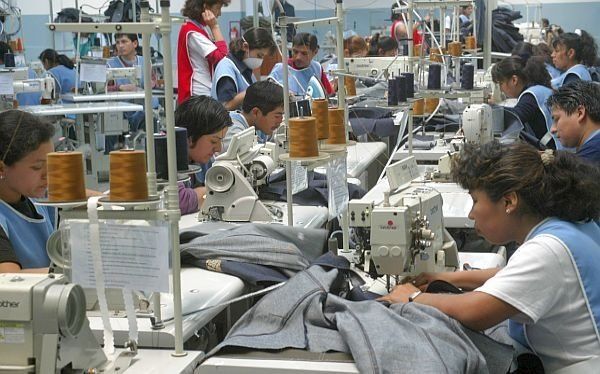 La alcaldía de El Espinal le brinda oportunidad de hacerse operario en confección