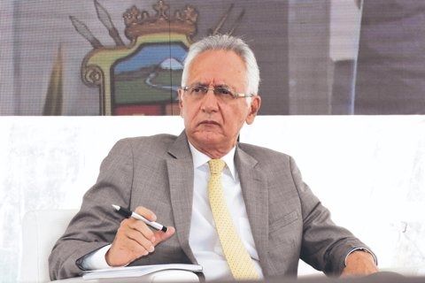 Otra condecoración oscura del alcalde Jaramillo: Orlando Espinosa