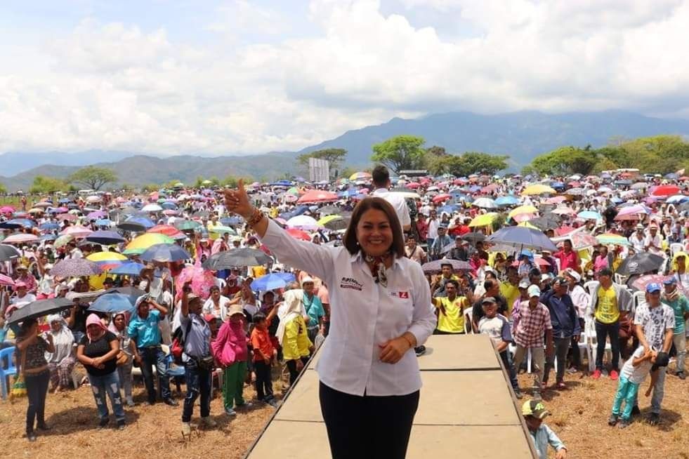 Bajo engaños llevan mineros de Chaparral a reunión con Rosmery