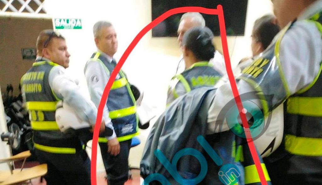 Agente de tránsito con incapacidad la ponen a laborar