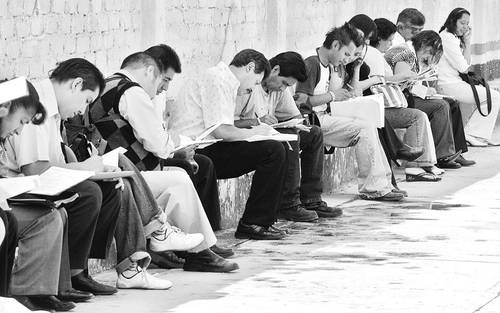 Contratistas de la alcaldía dicen que están aguantando hambre por demora en la legalización de su vinculación estatal