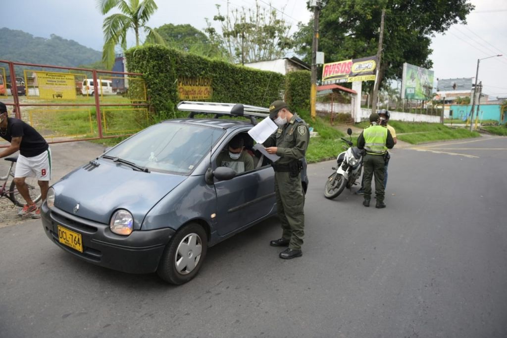 Carros y motos pueden llevar pasajero en estos casos: Ibagué