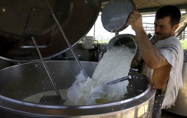 Ríos de leche llegaron para ayudar en cuarentena