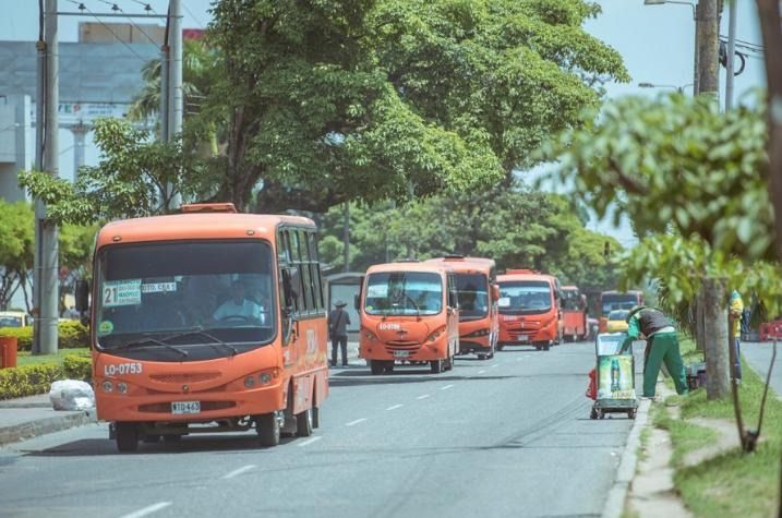 Por falta de garantías, entran a paro el transporte colectivo