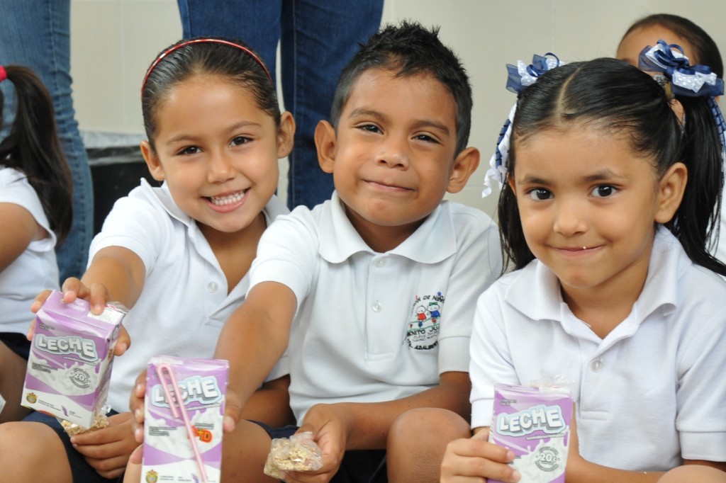 Pañitos de agua tibia de alcalde para problema de desayunos escolares