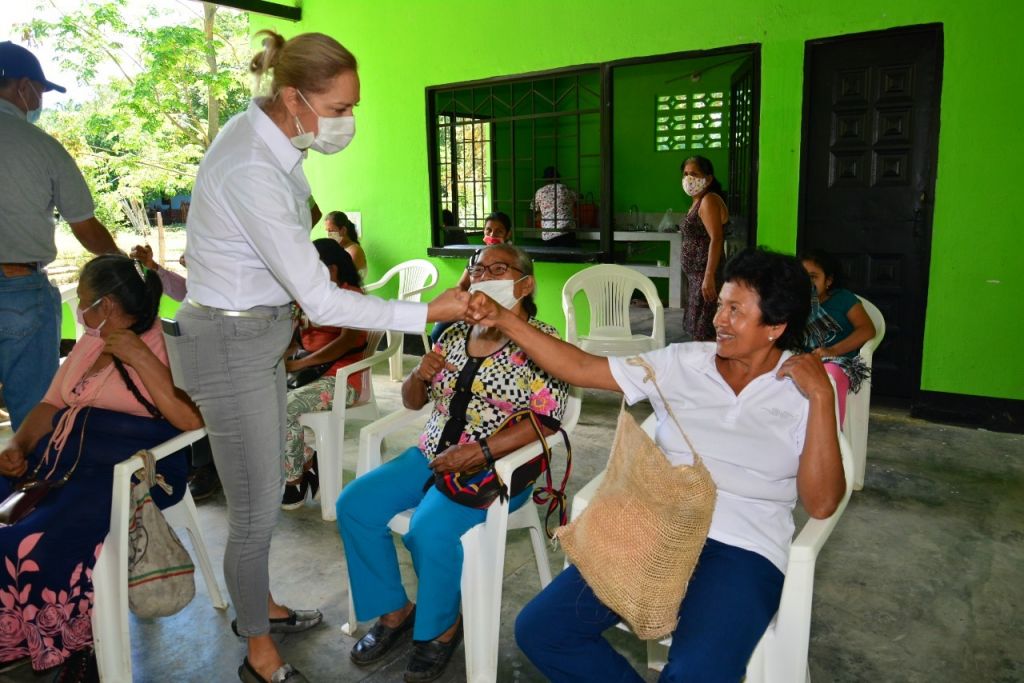 Directora de Cortolima entrega reservorio en Balsillas, Ortega