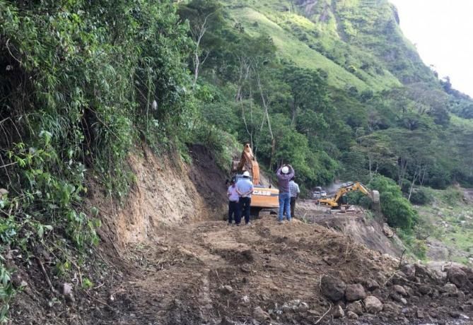Mil millones costó maquinaria, para vías rurales de Ibagué