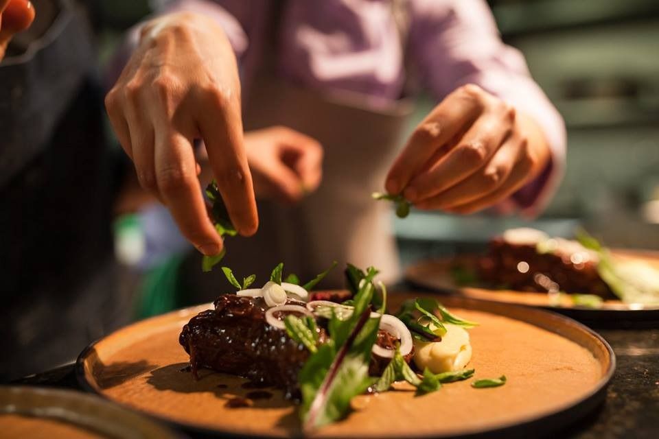 Restaurantes inauguran, nuevo sistema de atención a la mesa