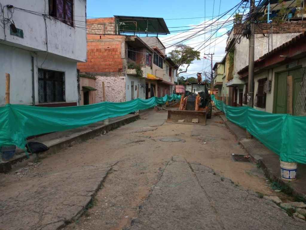 Solucionaran pavimentación, del barrio Santander