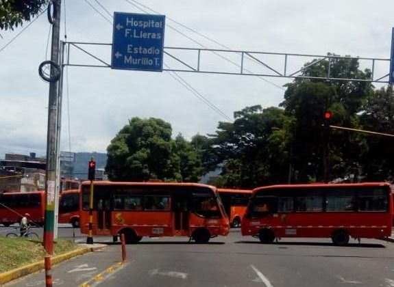 Si el lunes, no hay soluciones concretas, sigue paro del transporte