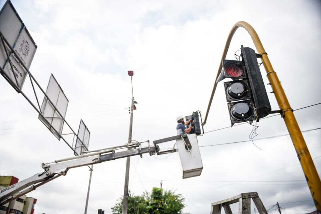 Con caos en Ibagué, comenzó arreglo de semáforos