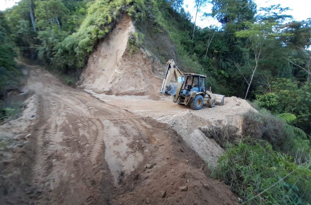 Administración municipal interviene 10 kilómetros de vía en la vereda Sinaí