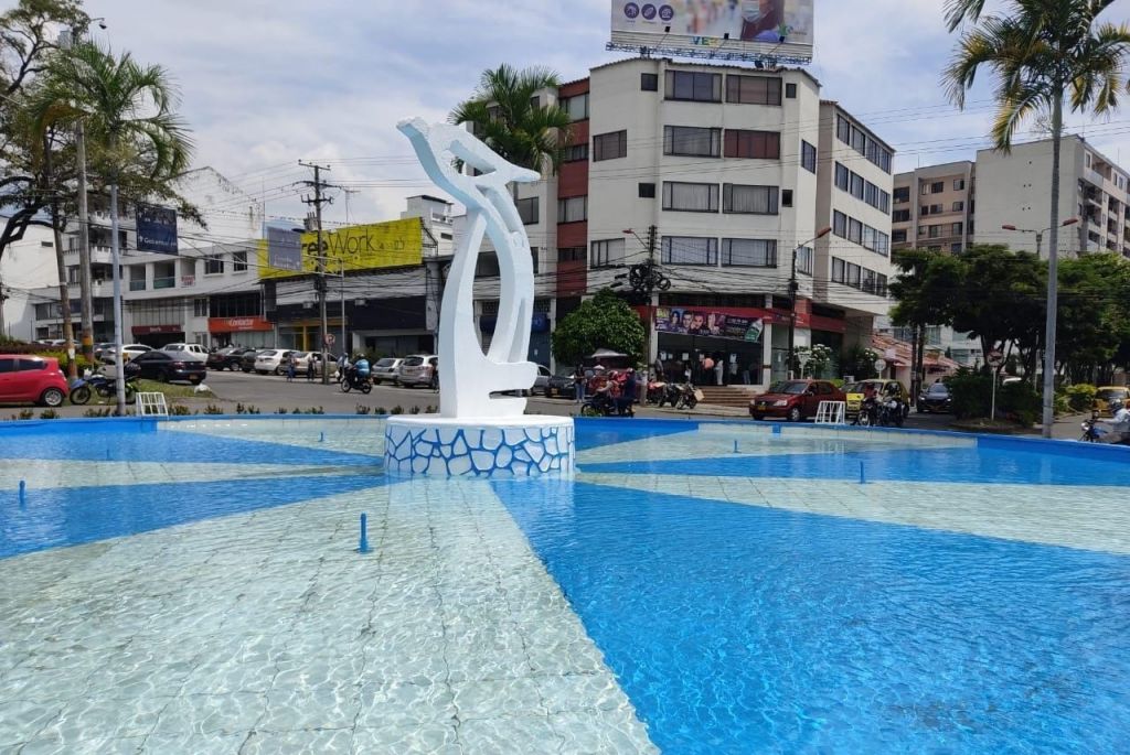 Administración Municipal renueva emblemática fuente del Triángulo en homenaje a la paz