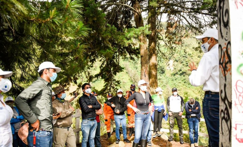 Empresarios y líderes gubernamentales reafirman su compromiso con el Río Combeima