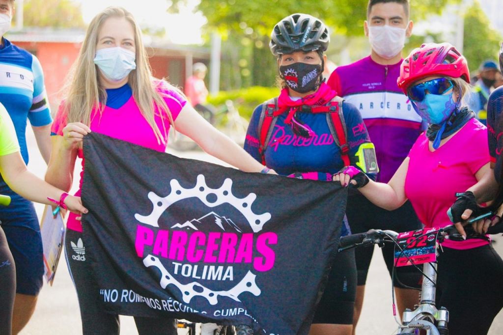 250 ciclistas participaron en evento de lucha contra el cáncer de seno