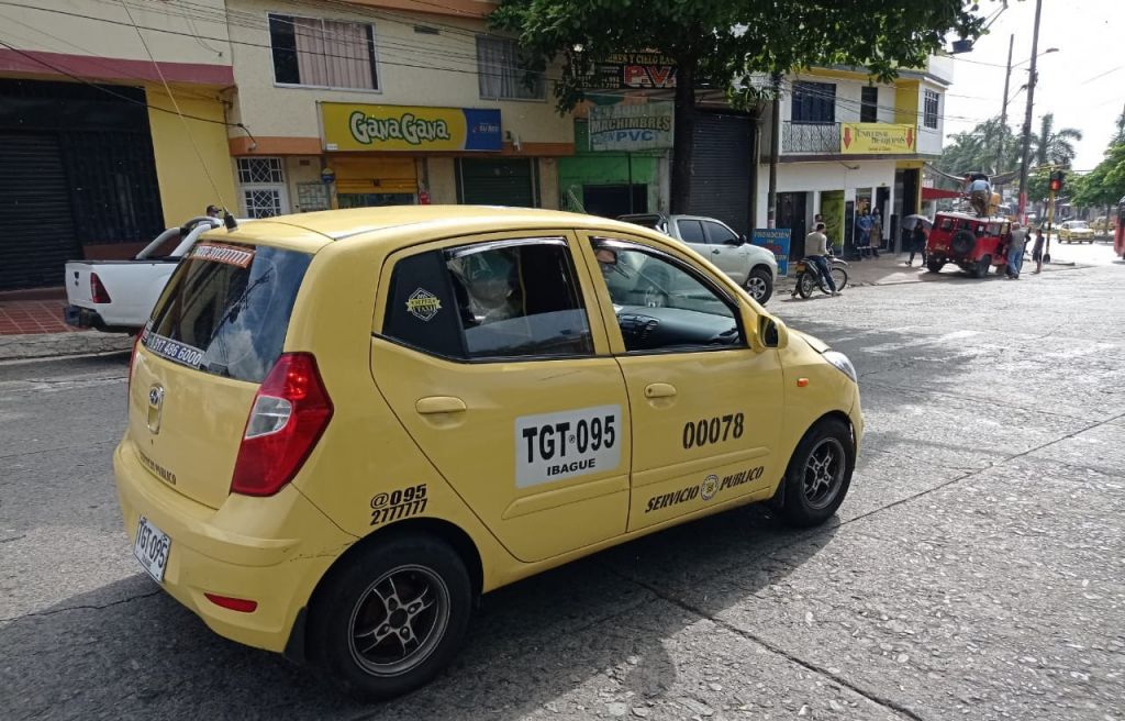 Toque de queda modificó servicio de taxi en Ibagué