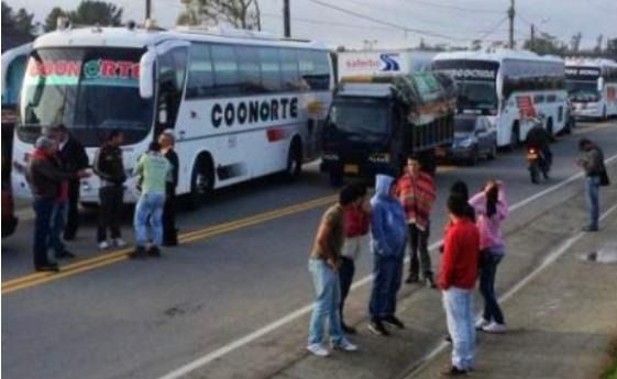 Cierres viales generan pérdidas económicas en el sector del transporte intermunicipal.