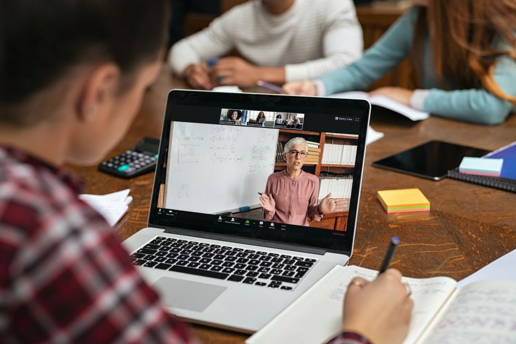 Hoy en Ibagué arrancan clases, pero en aulas virtuales