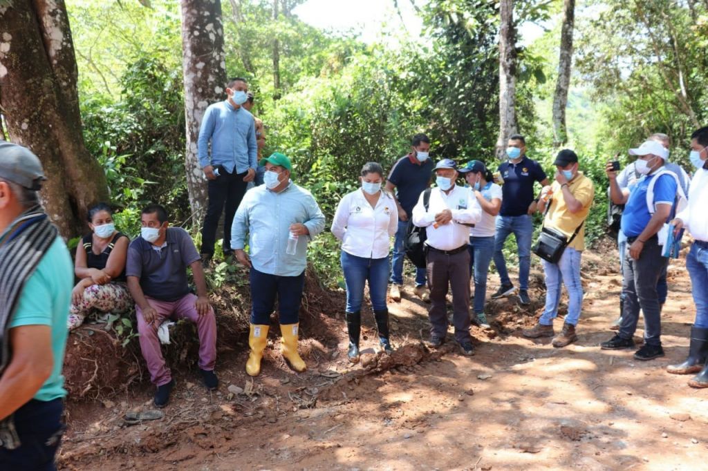 Cortolima, Gobernación y alcaldía de Dolores  buscan solución para la vía