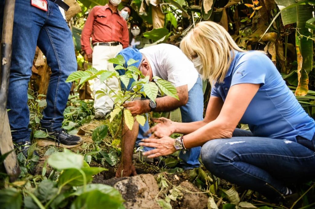 Cortolima inicia labores para la recuperación del humedal La Gacera en el municipio de Saldaña