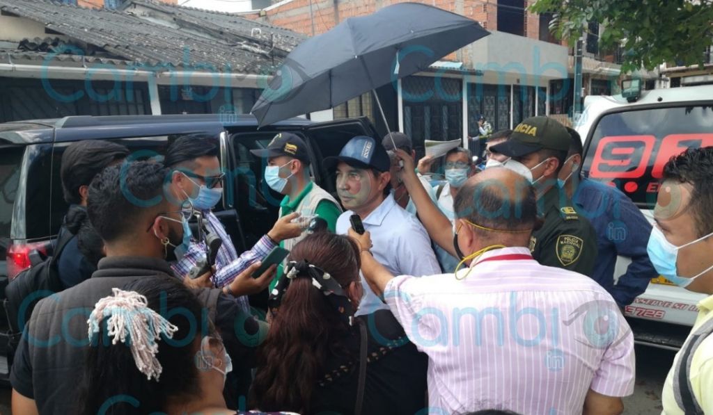El mal ejemplo del alcalde de Ibagué, sin tapabocas en actos públicos