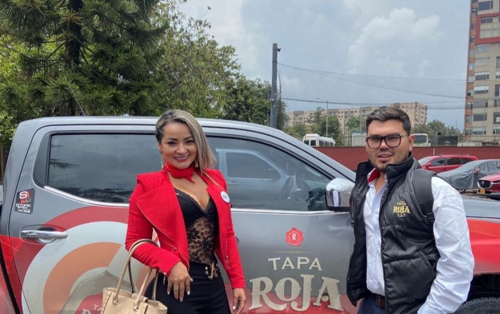 Aguardiente Tapa Roja  conquistando la capital de Colombia