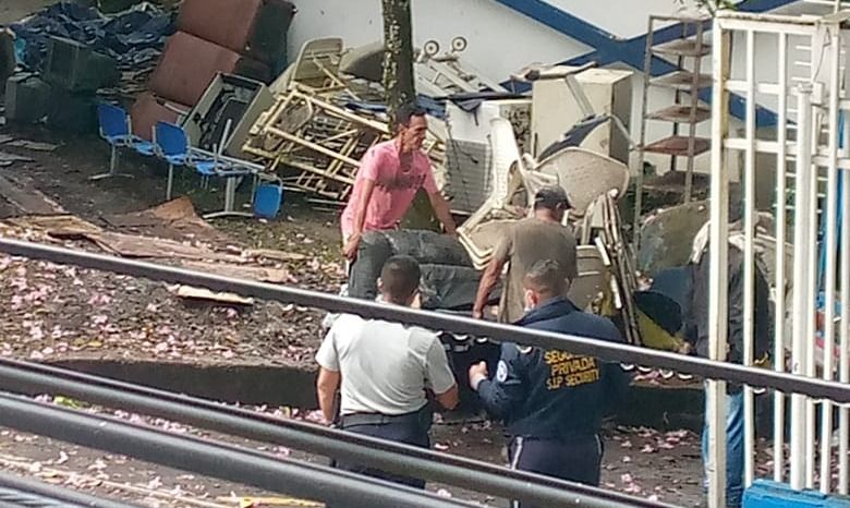 ¿Donde está la plata de la venta de chatarra del HFlleras?: Denuncia