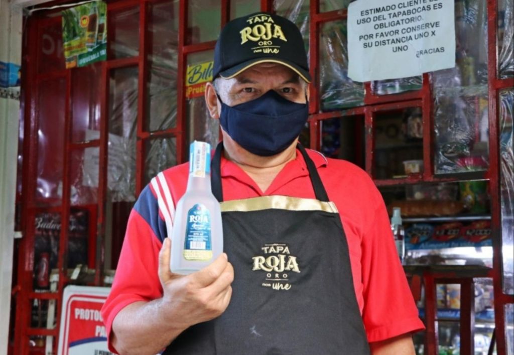 Tapa Roja hace un homenaje a sus amigos tenderos