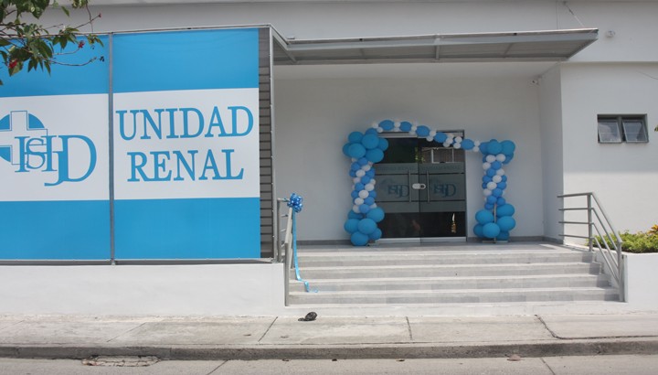 El lunar negro en la inauguración de la unidad renal de Honda