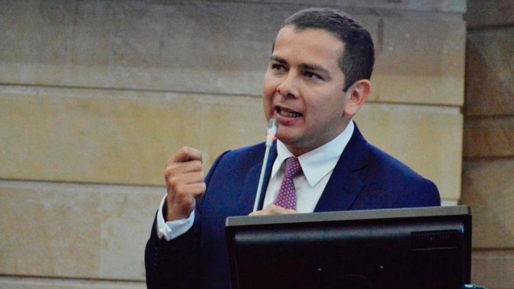 Extra:  CSJ investiga al senador Miguel Barreto, por falsedad en documento privado y fraude procesal.