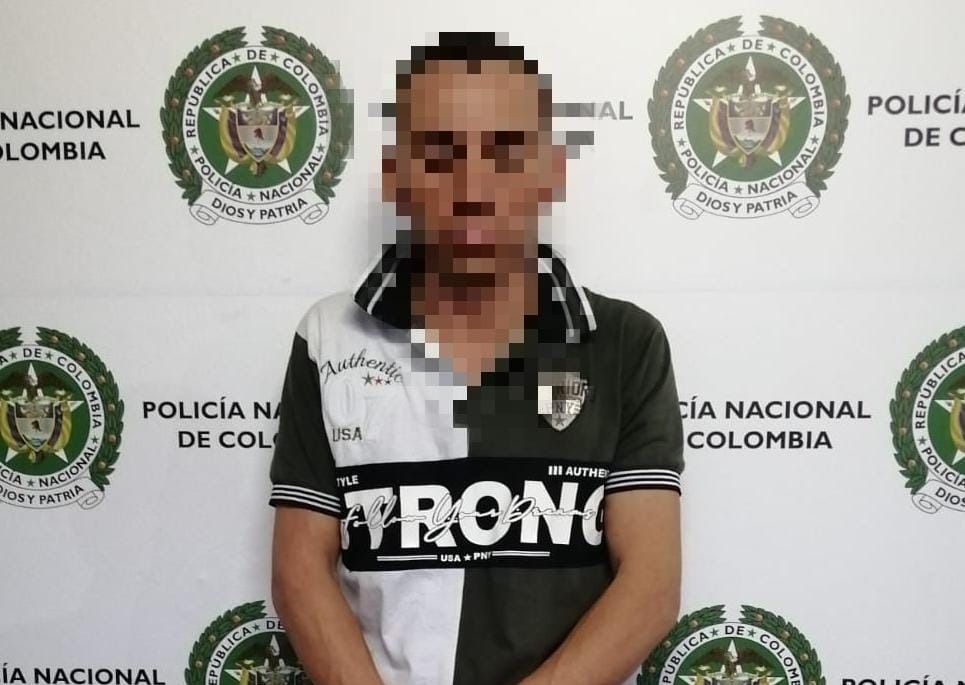 Agarró a botellazos a su exnovia y excuñada