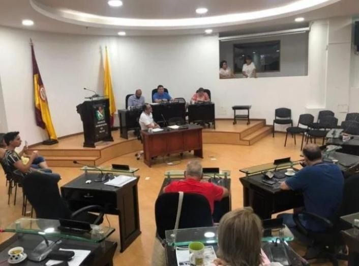 Asamblea aprobó comprometer vigencias futuras para hacer obras