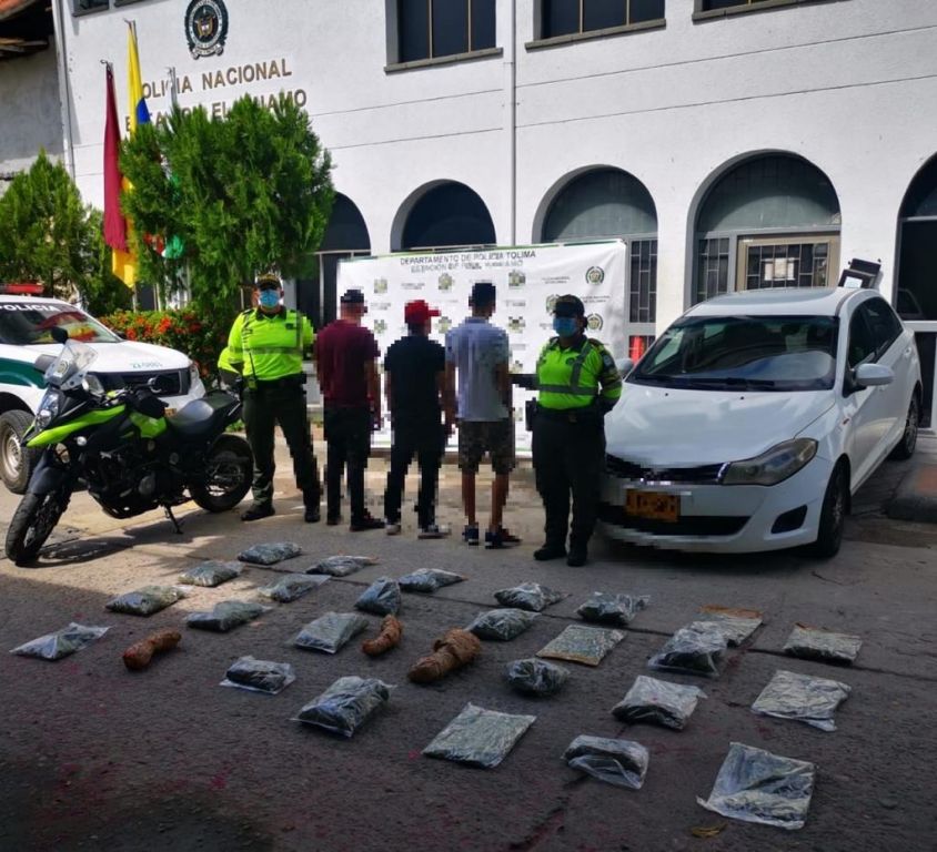 Cayó millonario cargamento de marihuana en vías del Tolima.