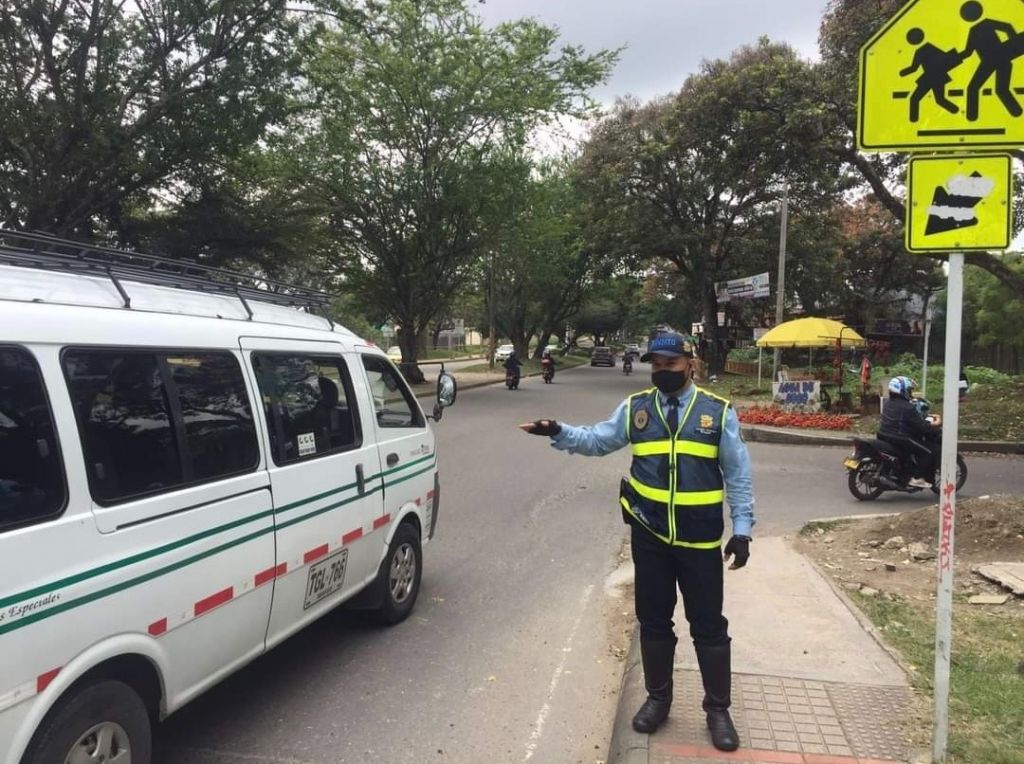 Multarán autos que en zona escolar, excedan los 30 Km/h