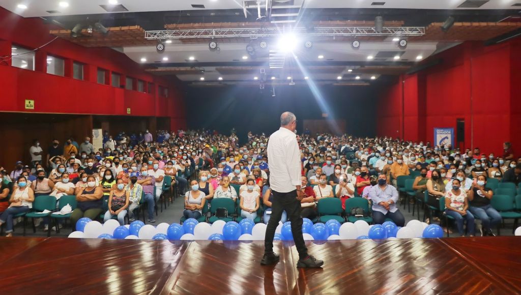 Más de 8 departamentos le dijeron sí, a Oscar Barreto al Senado C25